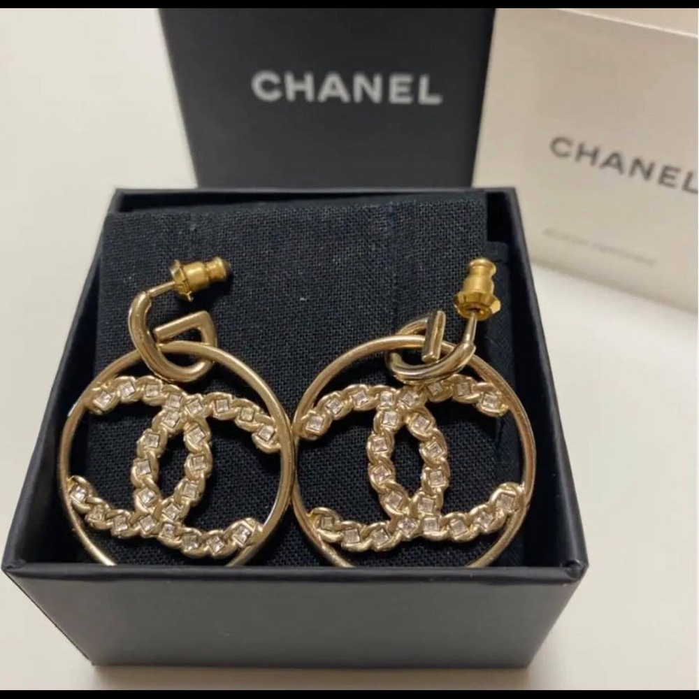 Earrings Chanel